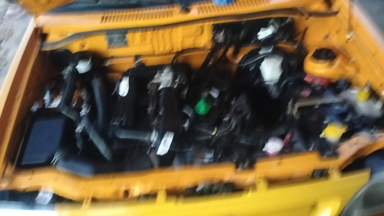 سايبا 23 بيها جاملغ مبدل والباقي كفاله كير مكينه حداديه تبريد رقم انكليزي بأسمي  السعر 65 او بيها مجال ***********
