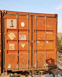 حاوية ٦ متر مكان بغداد نظافة جيدة  الاتصال على ٠٧٧٠٤٧٤٢١٢٢