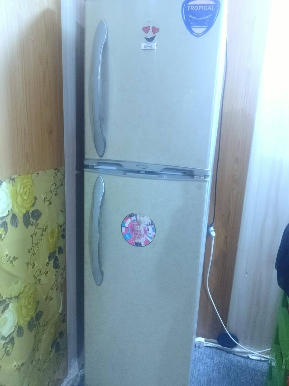 ثلاجه شغاله للبيع سعرة 70
***********
