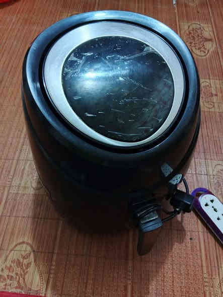 للبيع 
غلايه هوائيه للاكلات العامه السريعه 
علمن غير داخله اي تصليح 
شرط اخت الجديده
لتواصل عبر الاتصال او واتساب 
‏‪***********‬‏
السعر 70وبيه مجال بسيط
شركه المانيا
