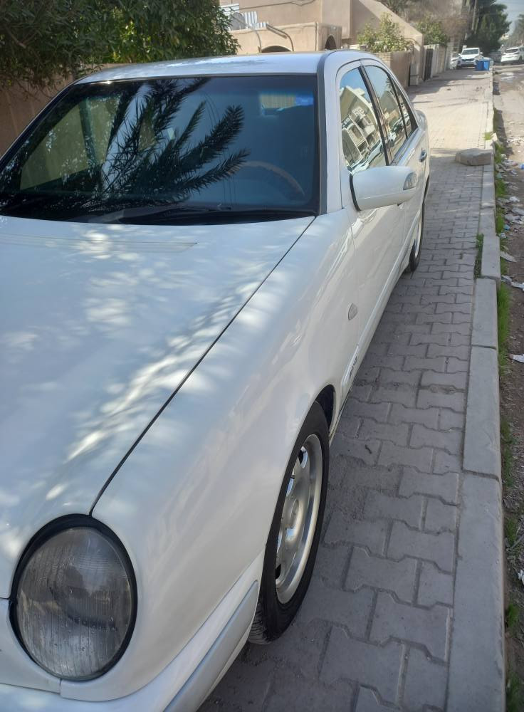 سياره مرسيدس ١٩٩٥ شمالي جاهزه من كل شئ..تدفئه تبريد ستاره خلفيه.مري جانبيه لايوجد اي نقص بها ..واتساب *********** ابو سيف ..مكانها بغداد. بغداد, العراق
