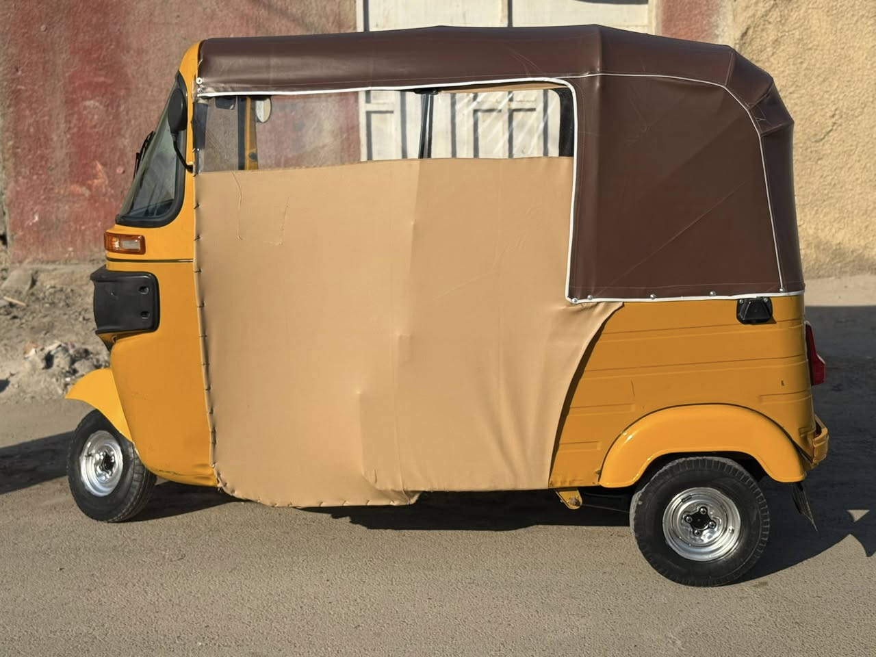 تكتك 20شهر/12 كفاله عامه رقم وسنويه تحويله ثاني يوم قطرت صبغ مابيه دوس بلاديه مكينه جديده رقم انكليزي تخم تاير جبلي جديد مكاني الشعب شراي خابر 
***********
