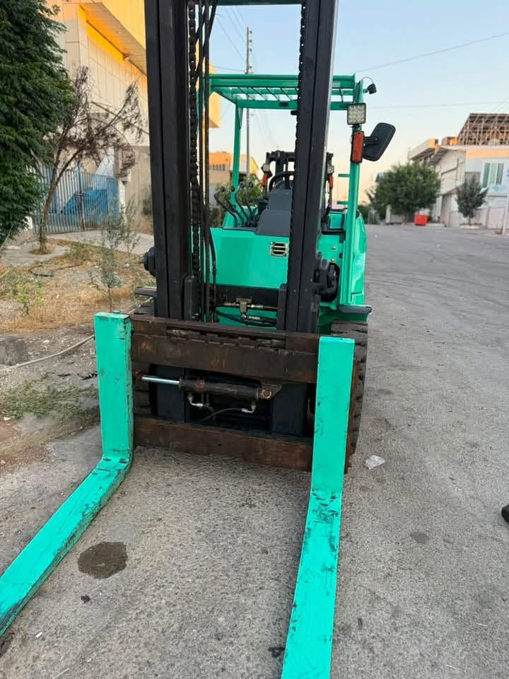 سلام عليكم
رافعه ميسوبوشى ٥طن للبيع
دخول جديد 
موديل ٢٠١٦ ارقام منفيس كاتى
٦سلندر كير نمرتين
كير محرك رفع كهرباىى بشرط
٤حركاتت
***********
