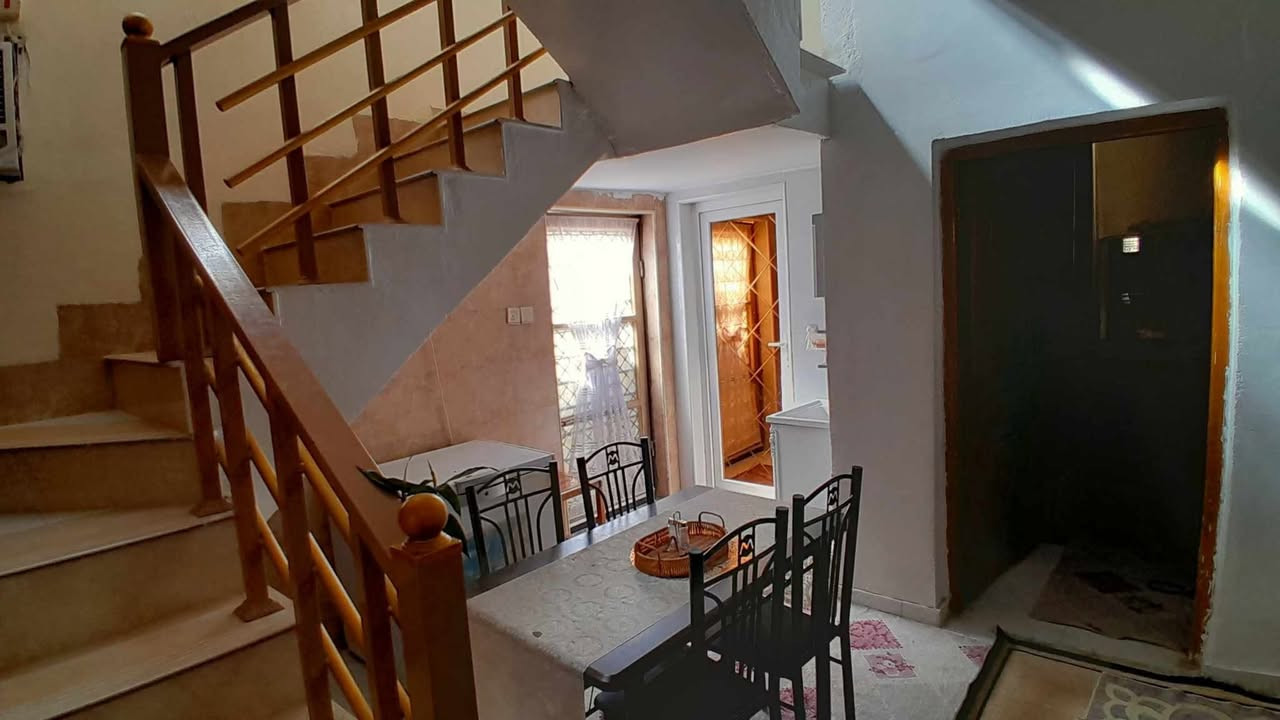 📢 اعلان 📢📢 اعلان 📢 
       👇               👇
⚜⚜ للبيع ⚜⚜ للبيع ⚜⚜
🏠 دار سكني  طابو زراعي ملك صرف 🏠 
📐 المساحة 120 متر📐 
🌍 الموقع / الحلة / حي الجزائر / خلف ملعب الإدارة المحلية
 
🏤 يحتوي على 🌺 ٣ غرف نوم 🌺 صالة 🌺 مطبخ 🌺 هول 🌺 مجمع صحيات 🌺 
📷 صور البيت  مرفقة مع الاعلان 👇
 ❓للاستفسار ⚜  زيارة مكتب انكيدو للعقارات والمقاولات في حي الجزائر مقابل مكبس التمور او 📞 الاتصال على هواتف المكتب 
☎️ *********** سيد وليد 
☎️ *********** سيد وليد 
☎️ *********** محمد الزبيدي 
⚜⚜⚜⚜⚜⚜⚜⚜⚜
