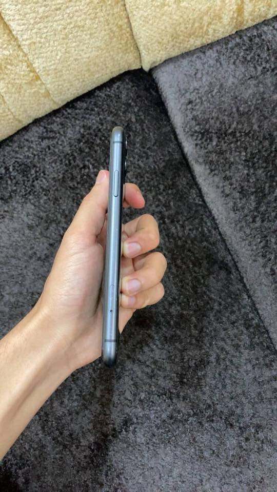 ايفون 11عادي 
ذاكرة128 
بطارية 100 مبدل بطارية فقط 
تك الجهاز نضافة 
99/١٠٠
جهاز شرط من اي خلل كلو شغال سعر ٢٣٥وبي مجال قليل
تواصل خاص او تصال عل رقم 
*********** 
***********
