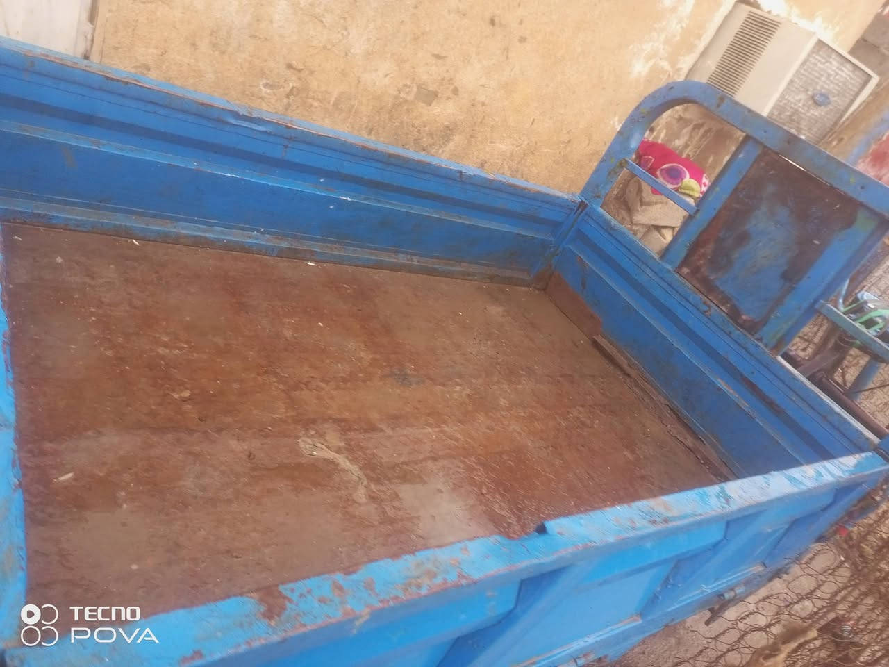 ستوتة شحن باتريات جدد وكلشي نظيف السعر 300. ***********
