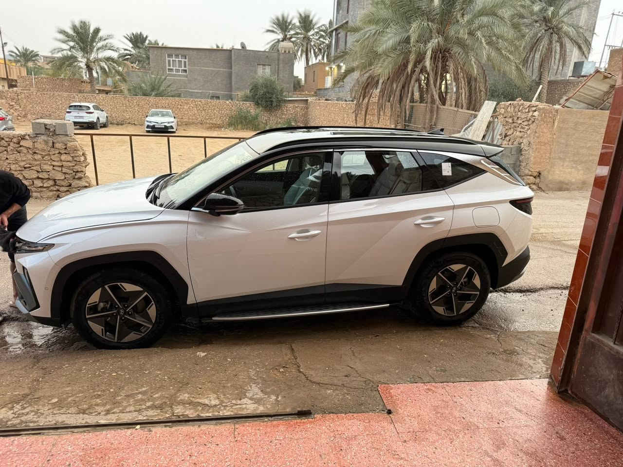 بسعر جداً مناسب جوه السوك
السلام عليكم للبيع 
توسان وارد كوري ٢٠٢٥ فول عدى البنراما. كشنات جلد كهربائي تدفئة تبيرد خزن ميموري  مقاعد خلفية تدفئة تبريد لمس رادارات  محيطية امامي خلفي ٥ كامرات وباقي المواصفات المعروفة الوارد كوري يجي بدون صور حادث حادثها جاملغ السائق مبدل نفس اللون وبنيد صبغ فقط ايرباك دركة فقط بدون شواصي بدون براكيت. محرك 1600 تيربو. 
العنوان بغداد الكرخ 
الخاص مغلق
للتواصل 📞
***********
