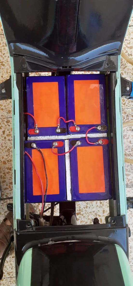 اخوان ماطور شحن للبيع كامل مكمل اربعه باتري جديد قبل اسبوع شادهن تاير زوج جديد السعر 200 الف رقمي وتساب ***********
