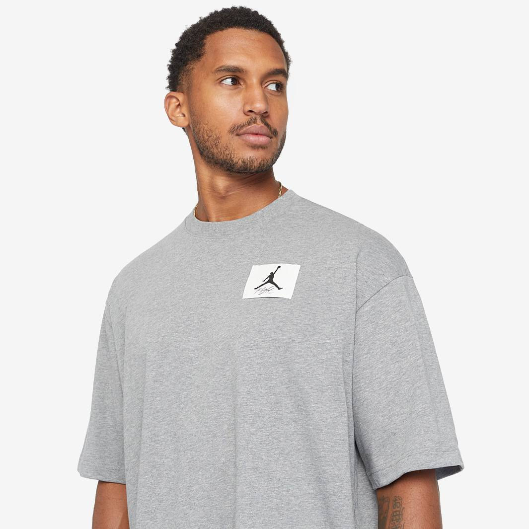 جوردن 💣🔥 
قياس m 
للطلب والاستفسار مراسلة البيج 
اصلي لا نتعامل بالكوبي 
نضافة 💯 أو غير مستخدم 
يتوفر توصيل من شمال إلى جنوب العراق 
#جوردن #اكسبلور


**إذا كنت صاحب هذا الإعلان وتريد حذفه لأي سبب، رجاءا أرسل رسالة إلى الدعم الفني**