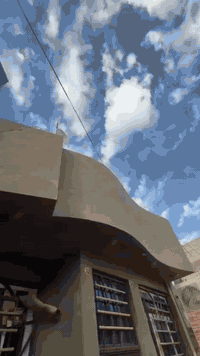 سلام عليكم عندي بيت للبيع طابو صرف المساحه ١٠٠ متر على ساحه مربع واجهيا ٧ في ١٤ اونص بناء طابوق جمهوري كربلاء حي أمن داخلي شارع طارق خيكاني فرع ضغط قرب جامع اخظر سعر ٩٥ مع مجال المكتب بركات ام البنين استفسار على رقم *********** /*********** أرقام بيهن وتساب
