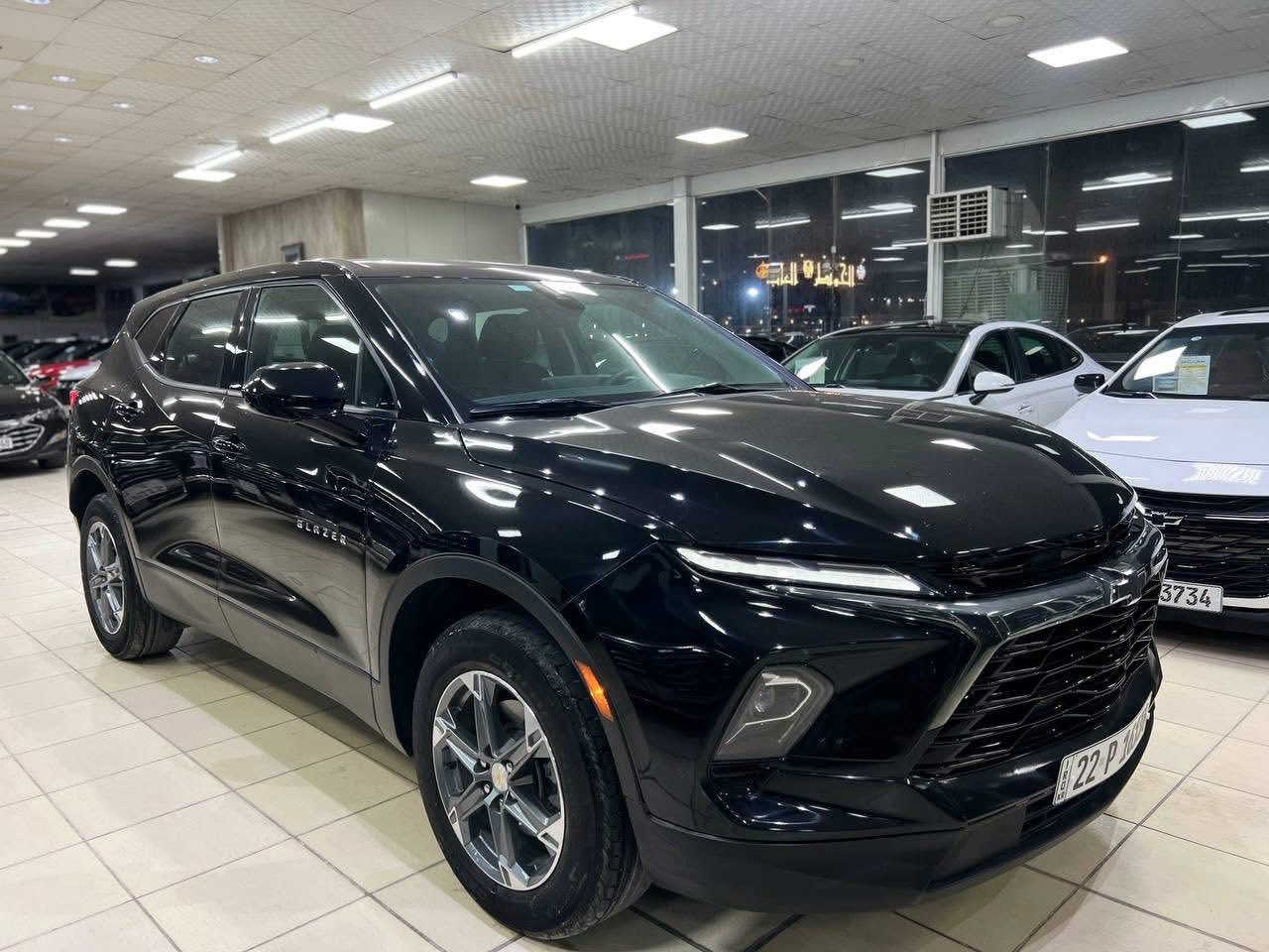 السلام عليكم ورحمة الله وبركاته.
#معرض_ابن_شعبان_لتجارة_السيارات. 
____________________________
✅اسم السيارة : شوفرليت بلايزر
✅الموديل : 2023
✅رقم السيارة : رقم اربيل  تحويل ملكية او ✅وكالة حسب رغبة المشتري 
✅السعر : 190 ورقة
✅الضرر : جاملغ امامي ايسر و طرف البنيد 
✅عداد المسافة : 34 الف ميل فقط
✅الايرباكات :  ضرر ايرباك الدركة  
____________________________
🔻1-حجم المحرك 4 سلندر 2000 تيربو  🔻
🔻2-ويل كب حجم 18 مع طقم تايرة 🔻بحالة ممتازة 
🔻3-بصمة ابواب و بصمة تشغيل و تشغيل 🔻عن بعد 
🔻4-لايتات زينون عالي ناصي اصل 
🔻6-غرفة السيارة مخمل اسود  
🔻7-تحكم كهربائي لمقعد السائق 
🔻8-تحكم ستيرن جهتين متكامل 
🔻9-رادار امامي مانع للتصادم
🔻10-شاشة كبيرة الحجم للتحكم بكافة الايعازات
🔻11-كامرة خلفية 
🔻12-تحكم كهربائي لمقعد السائق 
🔻13-وضعيات متعددة للقيادة 

🔵السعر المطلوب : 190  ورقة🔵
 
____________________________
للأستفسار اكثر : 
الادوات ☎️***********
المبيعات☎️***********

🔴العنوان: النجف الاشرف🔴
🔴المدينة المائية🔴
🔴مقابل حي الجامعة🔴
🔴مجاور كافية الزاويه🔴
