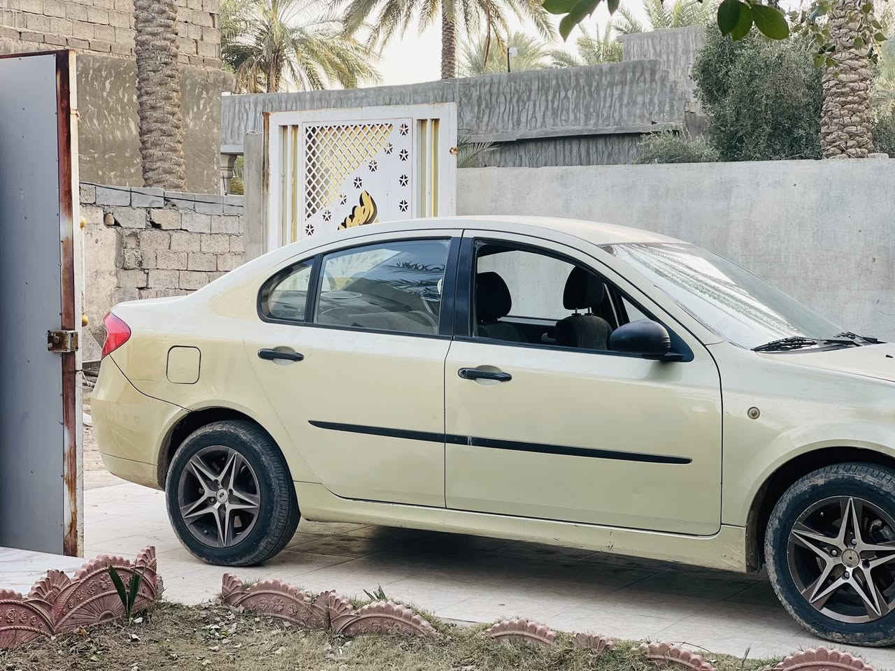 السلام عليكم 
براتون موديل 2009 سياره نضيفه 
مكان سياره بعقوبه تقاطع القدس 
*********** استفسار
