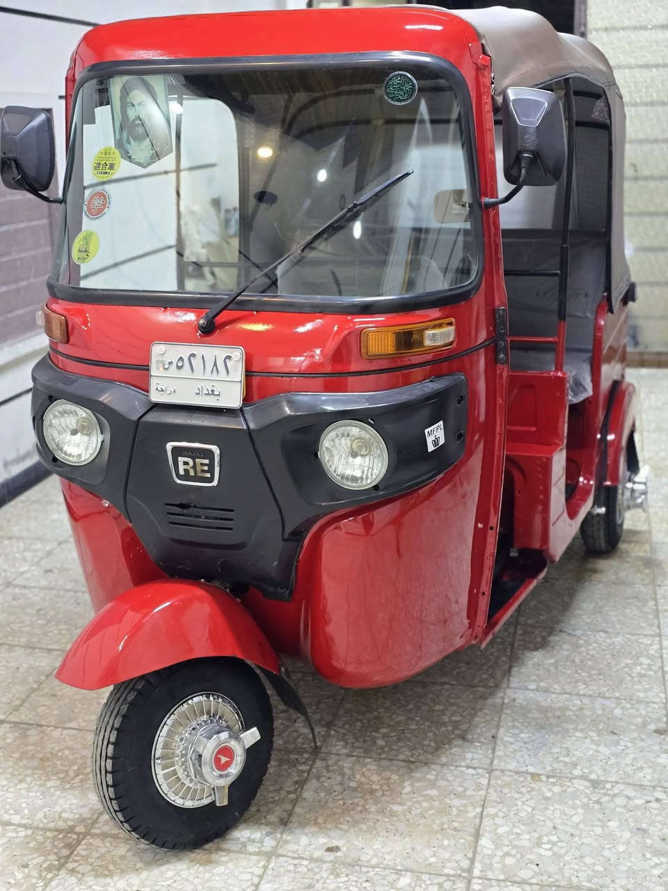 السلام عليكم تكتك 2020شهر ال11 رقم وسنوية تحويل مباشر التكتك مبغوغه جمالية لاضربة ولا معجون ابد  جانت جاردة وصبغناهة صفاح ولغود موس مكينه مبدل بوشة وبستم الباقي كفالة تراي مال زيرو كهربائيات كلهة شغالة كبات اصلية مازدات مال 22 التكتك جاهزة عل اخير مكاني بغداد سبع قصور  رقمي ***********
