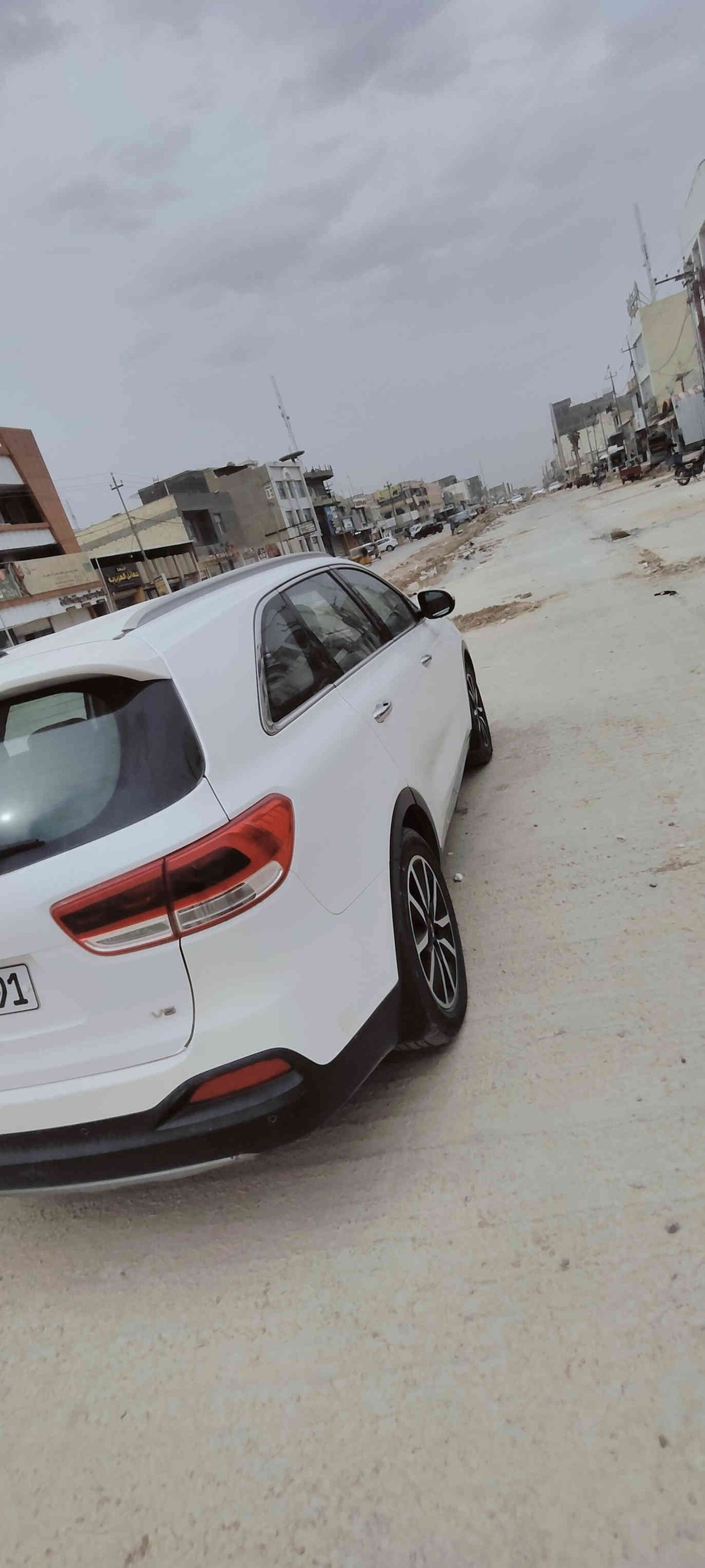 سلام عليكم 
سيارة كيه سورنتوا 7راكب موديل 2017 
محرك 6 سلندر ماشيه107كيلو سنوية مجددة وباسمي يوجد بارد في الجنطة السعر 230 وبي مجال وهذا رقمي 
***********
