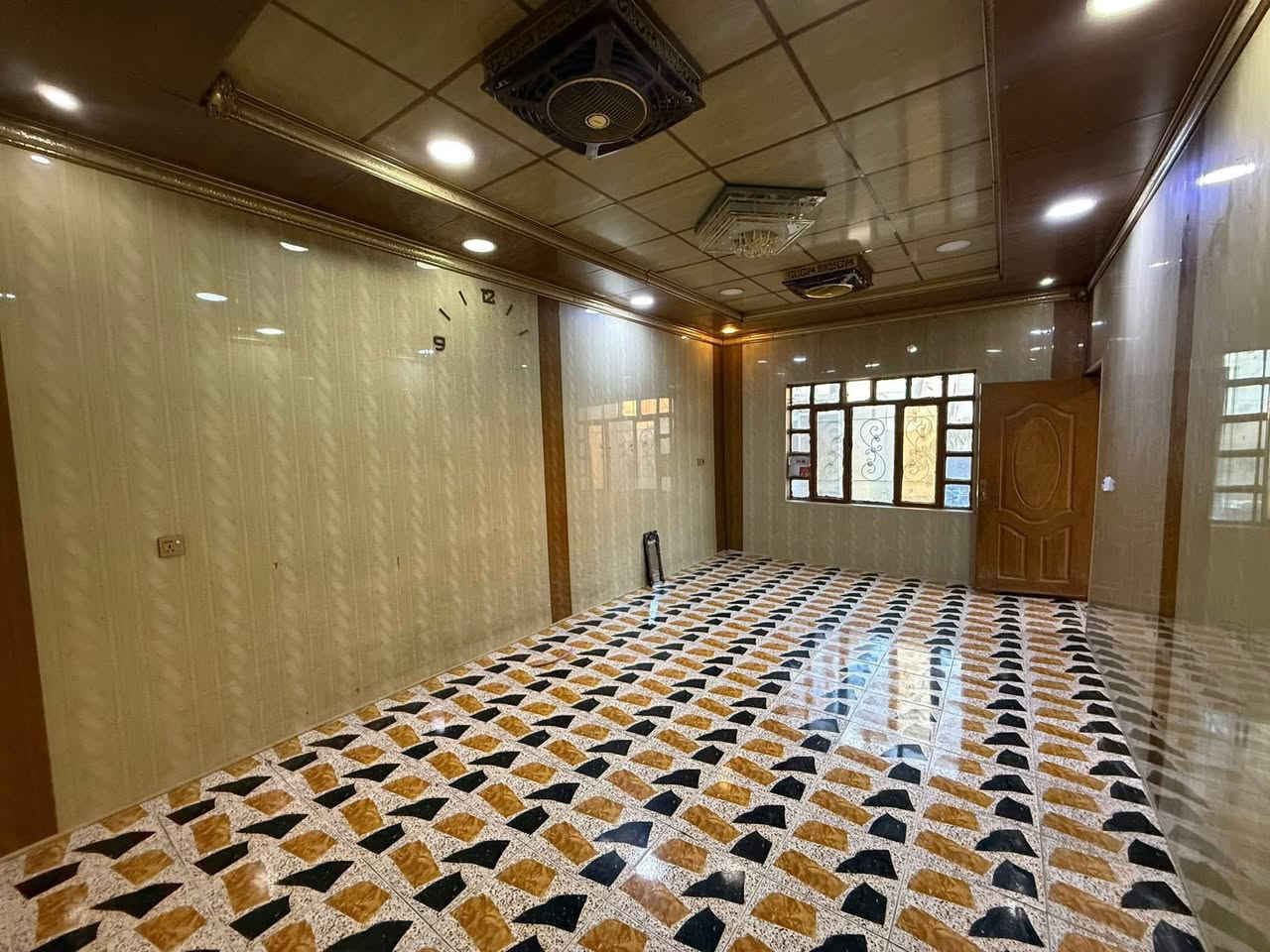 دار للإيجار مساحة ( 200 م ) بناء نضيف 

بدل الايجار 350 الف 

العنوان قادسية ثانيه شارع ابو وليد 
 قرب تقاطع العسكري والقادسية 

للاستفسار الاتصال *********** متوفر واتساب او زياره 

 مكتب الصرح للعقار في القادسية الثانيه قرب مثلجات سارا
