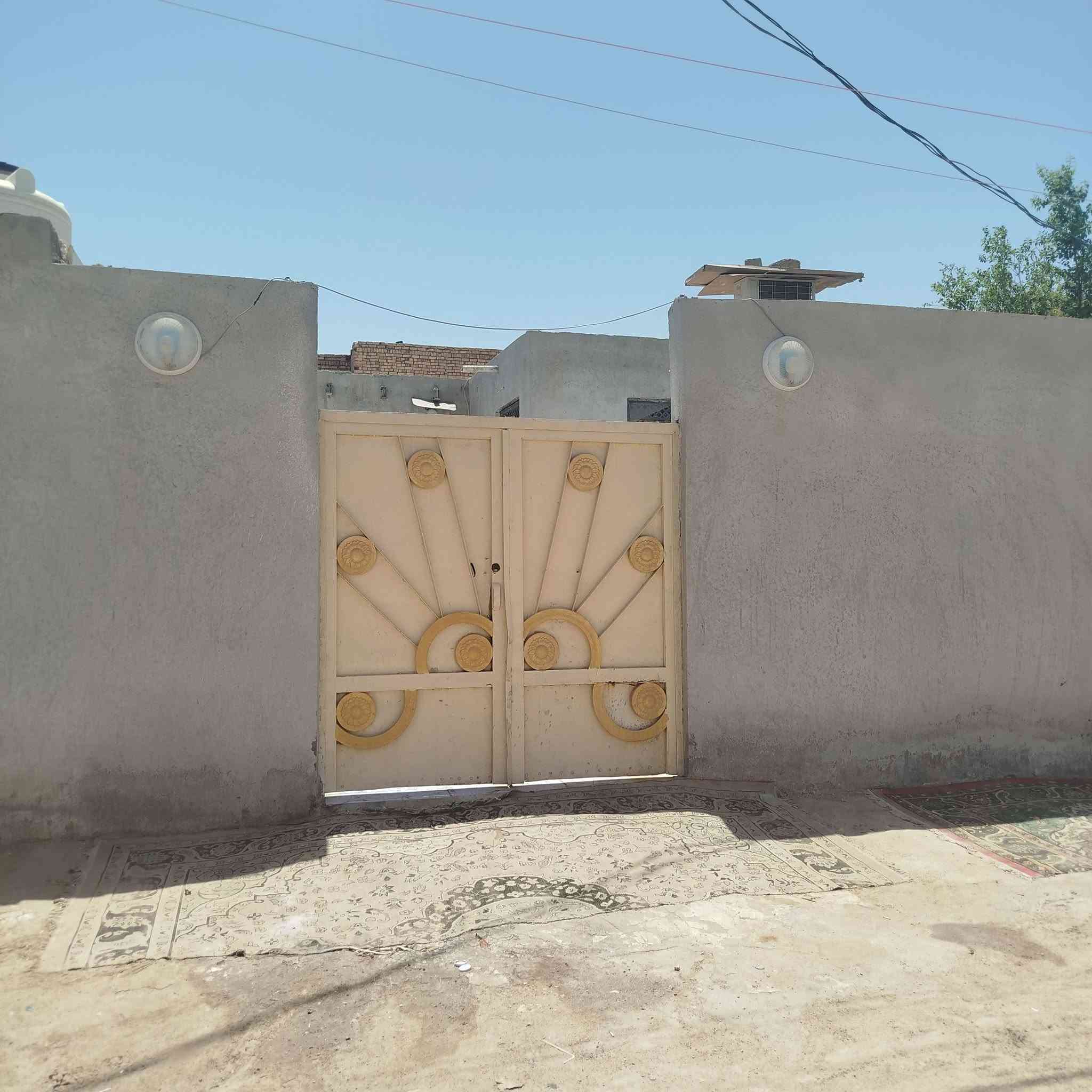 يا الله بيت زراعي للبيع مساحة البيت 250 متر البناء بلوك الشمال البيت مرتب وجاهز
فرع مدرسة صفي الدين قرب مكتب الغاز كافة الخدمات يمه السعر خاص للتواصل واتساب ***********
