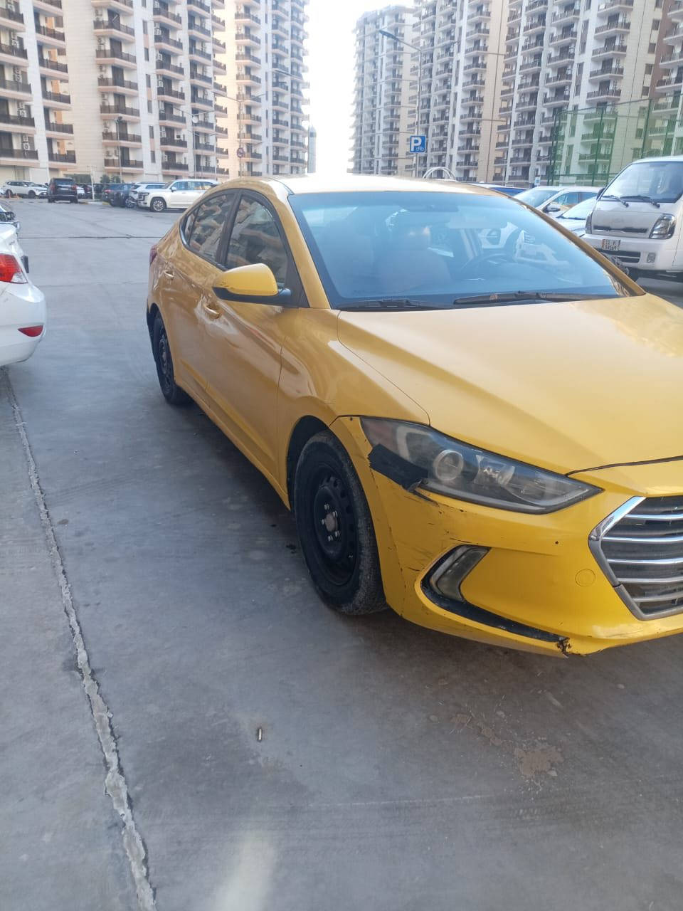 هيونداي النترا 2017 – للبيع

العداد: حوالي 210,000 ميل
الاستيراد: أمريكي
المحرك: 4 سلندر – 2.0L
القير: أوتوماتيك
اللون: أزرق (مصبوغ أصفر حاليًا)

السيارة چان عليها حادث بنيد وتم تصليحها بالكامل بشكل صحيح،
كل القطع متبدلة وما بيها أي مشاكل حالياً.
الـ Airbag موجود وما مفتوح.

المحرك شغال تمام، القير ناعم،
السيارة تمشي يومي بدون ملاحظات،
مناسبة للاستخدام الشخصي أو كسيارة اقتصادية.

المعاينة خير دليل
السعر120$ ( شده وعشرين ) 
قابل للنقاش للجادين فقط

0773 623 5971
