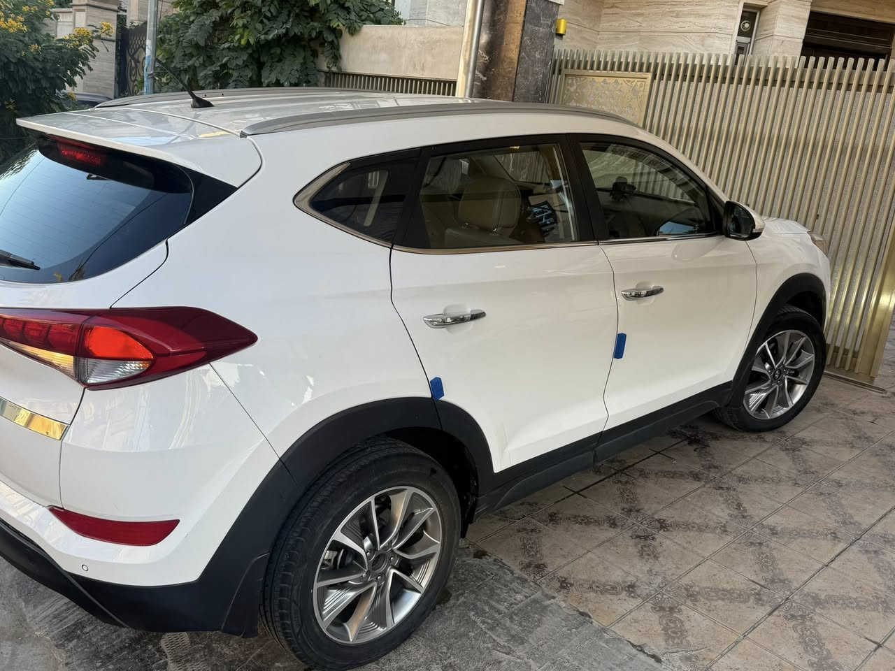 توسان ٢٠١٨ خليجي
ماشية ٧٠ الف 
ضربة بالجاملغ الامامي

للتواصل ***********
