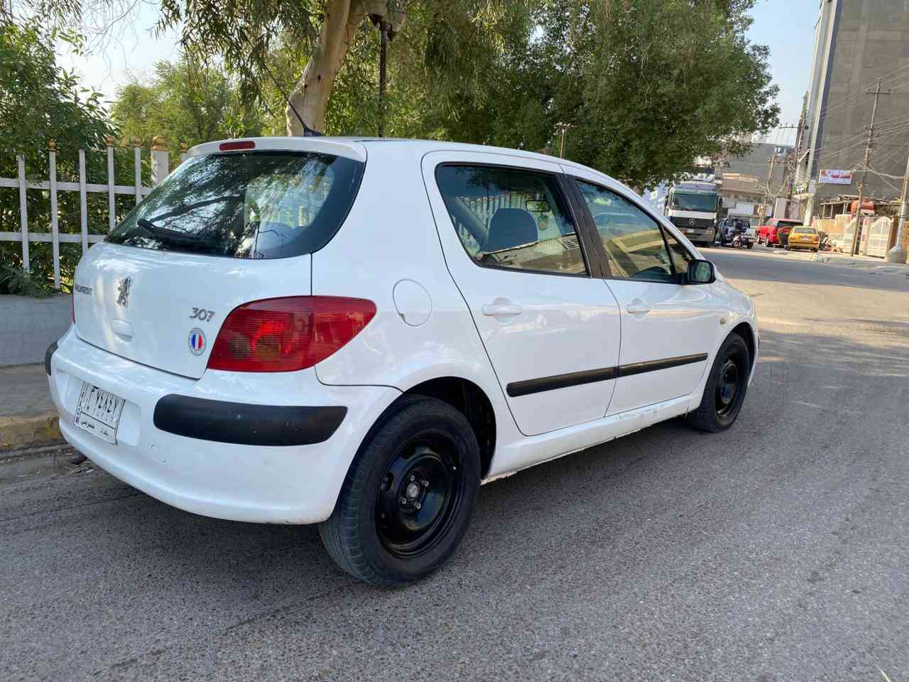 سلام عليكم بيجو فرنسي 2005 بيها نقص فقط ضربة بالجاملغ الايسر للسايق السيارة جاهزة من كلشي مكاني البلديات السعر 55 $ رقمي ***********
