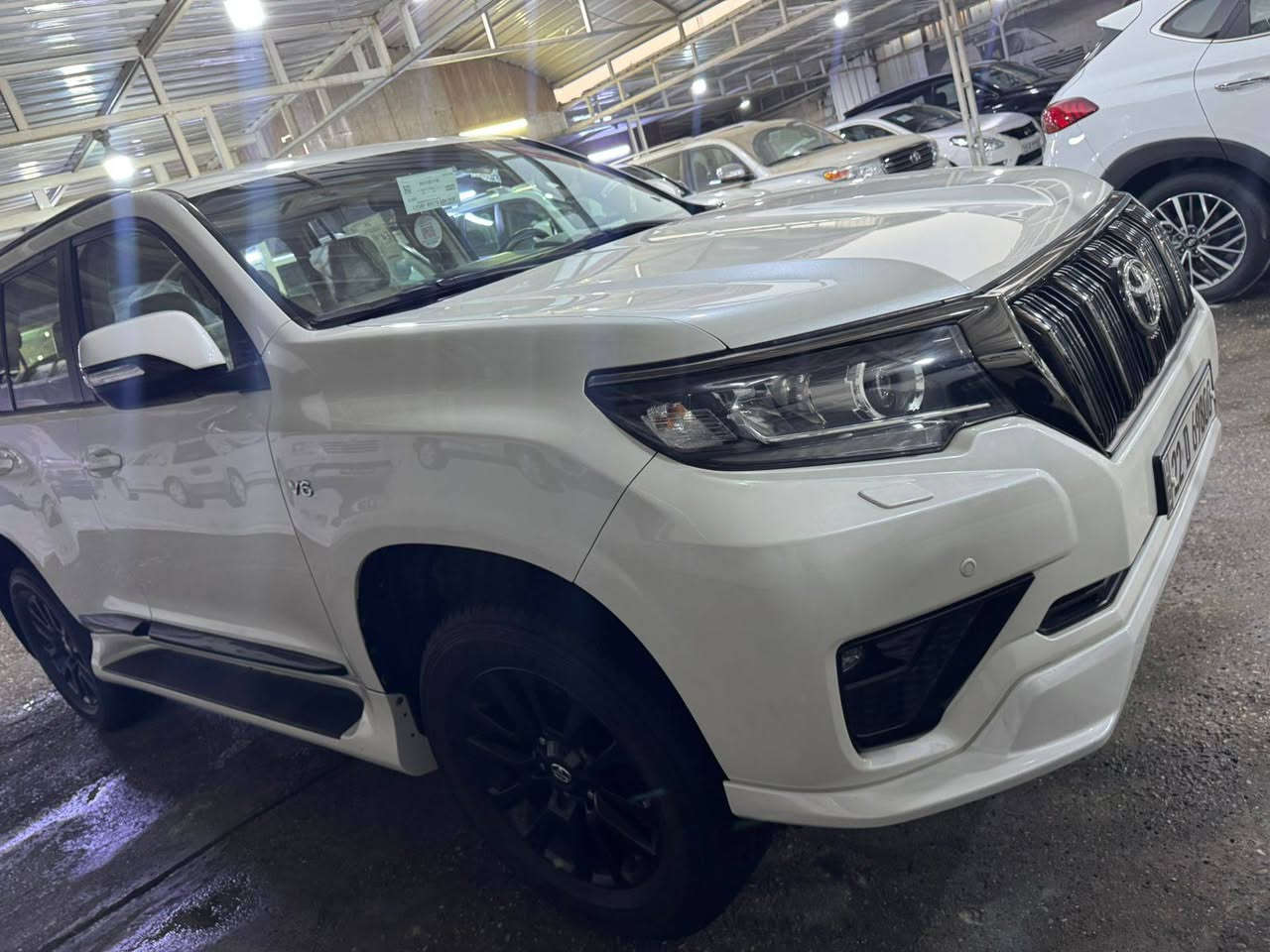 السلام عليكم 
تيوتيا برادو
موديل:2021
فئه : txs midnigh  
السيارة اربيل 
تحويل مباشر  
ماشية :42  الف كم
6 سلندر 
كشن كهرباء
زراكات 
المقاعد جلد 
مرايات شفط
 مكان سيارة بغداد زيونة 
رقمي ***********
