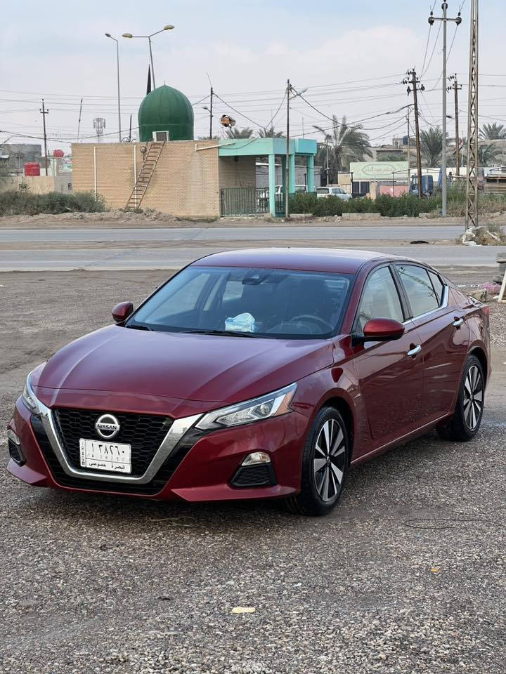 نيسان التيما 2021 فئة الـSV
معروفه مواصفاتها فول الفول السياره 
محرك 2.5 
كير و محرك مكفولات من كلشي فووول نعومه ابدل دهن امزويل اصلي يعني انسى المحرك و الكير صيانه دوريه كل فتره كير مكفووول من كلشي 
- نقطه عمياء
- رادار امامي 
- حساسات خلفيه 
- بريك تلقائي
- محافظه على المسار 
- كشن كهربائي 
- تبريد تدفئة ثنينهم شرط كفاله 
- كهربائيات و انظمه كلها شغاله 
- صدر امامي خلفي و تخم تاير جديد 
- ويل 17
- السياره وارد امريكي ضررها قطعتين فقط الباقي جاملغ و بنيد جهة السايق 
- توها مبولشه السياره تلمع 
- و جاهزه من الاخير 
- معوقين بصره وكاله ثاني يوم 
- مكانها البصره / الدير  
سعر ( 150 ) ورقه و بيها مجال 
***********

