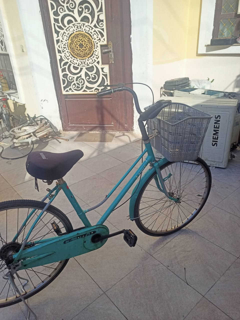 السلام عليكم.  👋
بايسكل للبيع م    🚲
  البايك لون مميز جداً  وقطعة نادرة    ✔️
البايك صنع في اليابان✅
وزن خفيف جداً 💯
الحجم.  28فريم عالي   👌
البايك مختم بكل مكان كلة ختم واحد ♣️
البريكات جدد    
التايرات تايرات جدد    
البايك كلش ناعم وسريع بلمشي ونريح بلسياقة 
البايك نضيف جداً كما موضح بلصورة 
البايسكل بلحقيقة احلة من الصور.📸
السعر70 الف وبي مجال  💬
التواصل *********** واتساب 📱☎️
العنوان: بغداد
