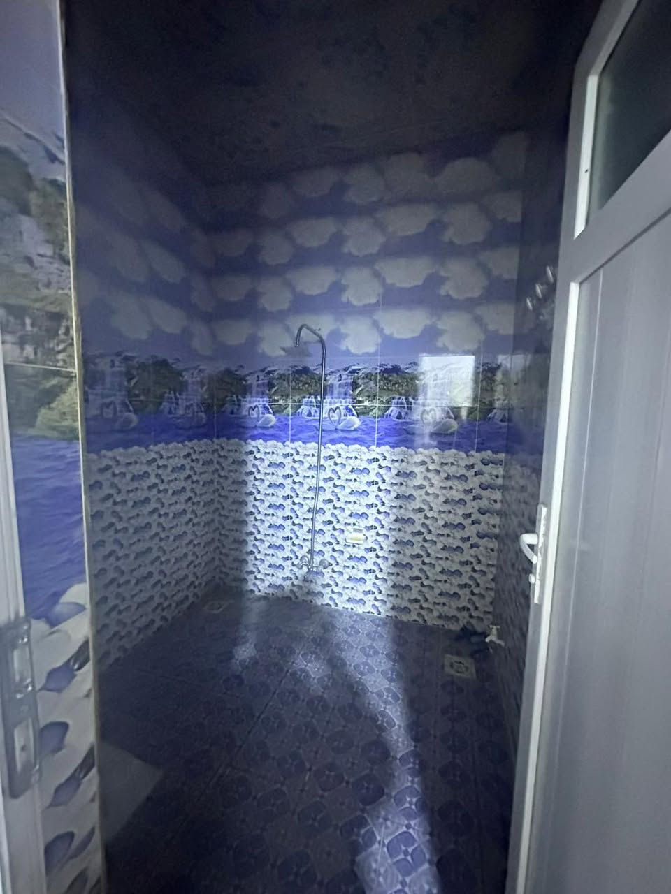 🔶🔶  بيع_مستعجل

🔶 دار طابقين (زراعي ) للبيع .

🔶المساحة : 100 متر واجهه 5 متر.

🔸الطابق الاول يحتوي/ ( استقبال  _  هول داخلي  _ مطبخ _ صحيات داخلي وخارجي  _  منور   _ كراج ) 
🔸الطابق  الثاني ...
يحتوي /( غرف نوم عدد ( 2 ) _هول _ صحيات ) ..

🔶الموقع : حي الواسطي / قرب حديقة فدك  _خلف ماركت مصطفى.

🔶السعر : مناسب جدا

للاستفسار عن السعر يرجى المراسلة  أو الاتصال على ارقام  التالية ☑️
 ☎️ ***********
       ***********

أو مراجعة مكتب الكنز للعقار الواقع حي الواسطي قرب مول حجي زياد تحت مسجد نور الدين الزنكي
