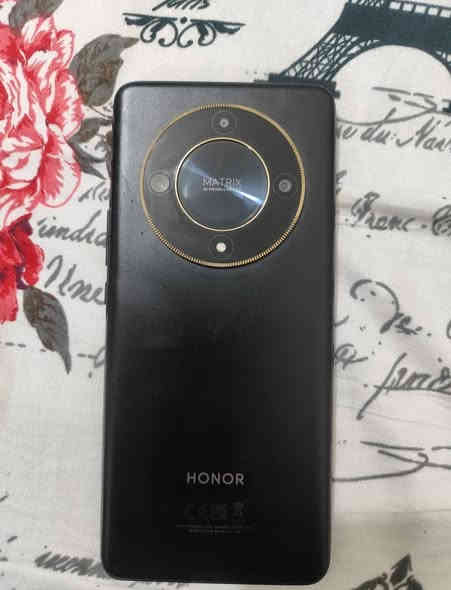 السلام عليكم جهاز هونر x9b ذاكره 256 عشوائيه 12 نضافة الجهاز %95 الله شاهد جهاز افحص واخذ والجهاز ممفتوح ابد السعر 250. بي مجال قليل مكاني بغداد حي الجهاد *********** متواجد واتساب
