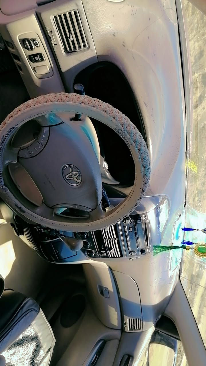 تيوتا سينا 2008 ،رقم بغداد خصوصي، 7 راكب ، 3500، تبريد 3 قطع ، سونار موجود، تحكم امرايات ،كشن كهربائي، جامات الخيره تحكم كهربائي ،كير محرك كفاله ، شكل امجورد ، نقص حداديه  ، نقص قازلتبريد  لتواصل رقم ***********
