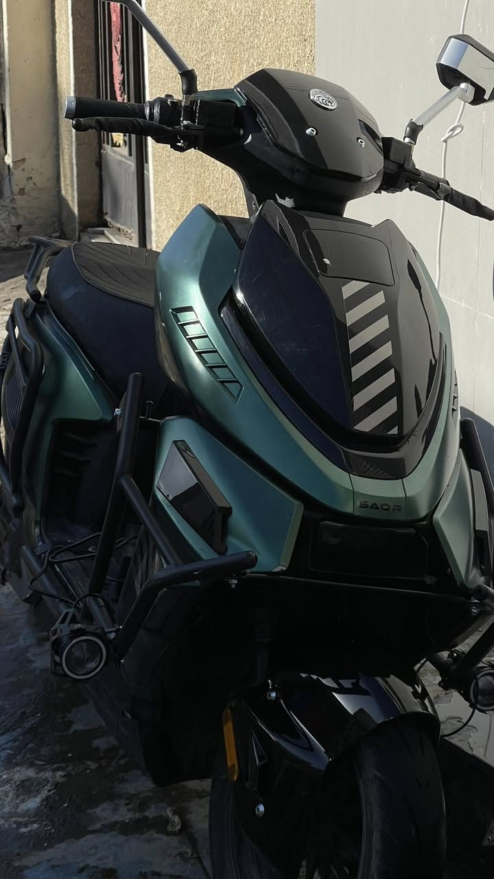 ⚡ بطارية ليثيوم أصلية (قوة عالية وعمر أطول)
• 🔌 شحن سريع واستهلاك اقتصادي
 • 🛵 سرعة ممتازة تصل الى80 وثبات بالطريق
 • 🧱 تتحمل أوزان عالية ومناسبة للشغل
 • 🔧  أداء مضمون

✅ مناسبة للتوصيل، المشاوير اليومية، والشغل الثقيل
✅ حالة ممتازة / استعمال نظيف 

💰 السعر:  مليون و100 قابل للتفاوض
📍 الموقع: بغداد
📞 للاستفسار: ***********
