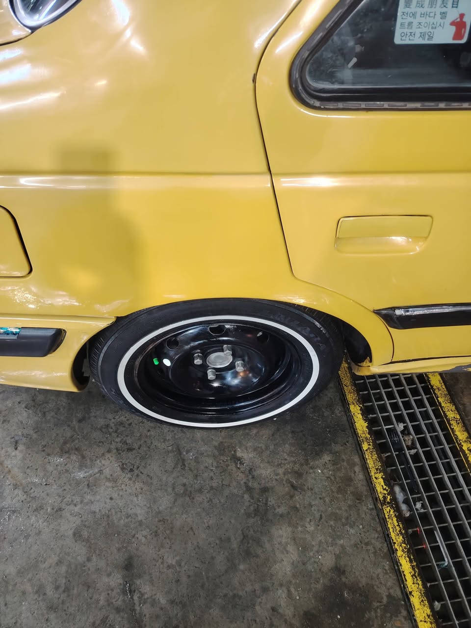 سلام عليكم بيجو بارص 15للبيع
تخم تاير جديد
صدر أمامي خلفي جديد
سلف ودانمو جديد
باتري جديد
كهربايات كله شغاله سياره خير من الله  َ بيهه جاملغ  مامي مبدل   بنيد مبدل جاملغ الخلفي مصلح  تعال شوف بعينك كوم حديد ابيع
سياره بسمي
هيه وغرامه مصفره
  رقم بغداد انكليزي
سنويه جديده  السعر  ٤٠ وبيه مجال  مكاني بغداد الزعفرانيه ***********اتصال
