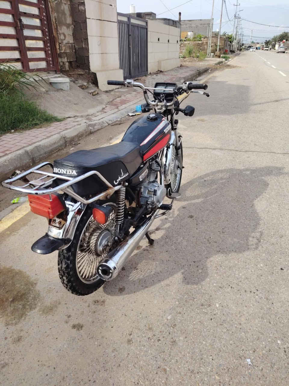 السلام عليكم حبايب.مكلف بلنشر 
تايگر موديل 2017 دراجه نضيفه محرك مبدل بستم فقط مكينه ناعمه تخبل اوراق اصولي 5 اوراق من ضمنهن الكارتونيه  كهربائيات كامله فقط ربط يرادلهن سعره 325 وبيه مجال قليل مكانه صويره حي العسكري خاص مامتواجد رقم راعيه ‏‪***********‬‏
