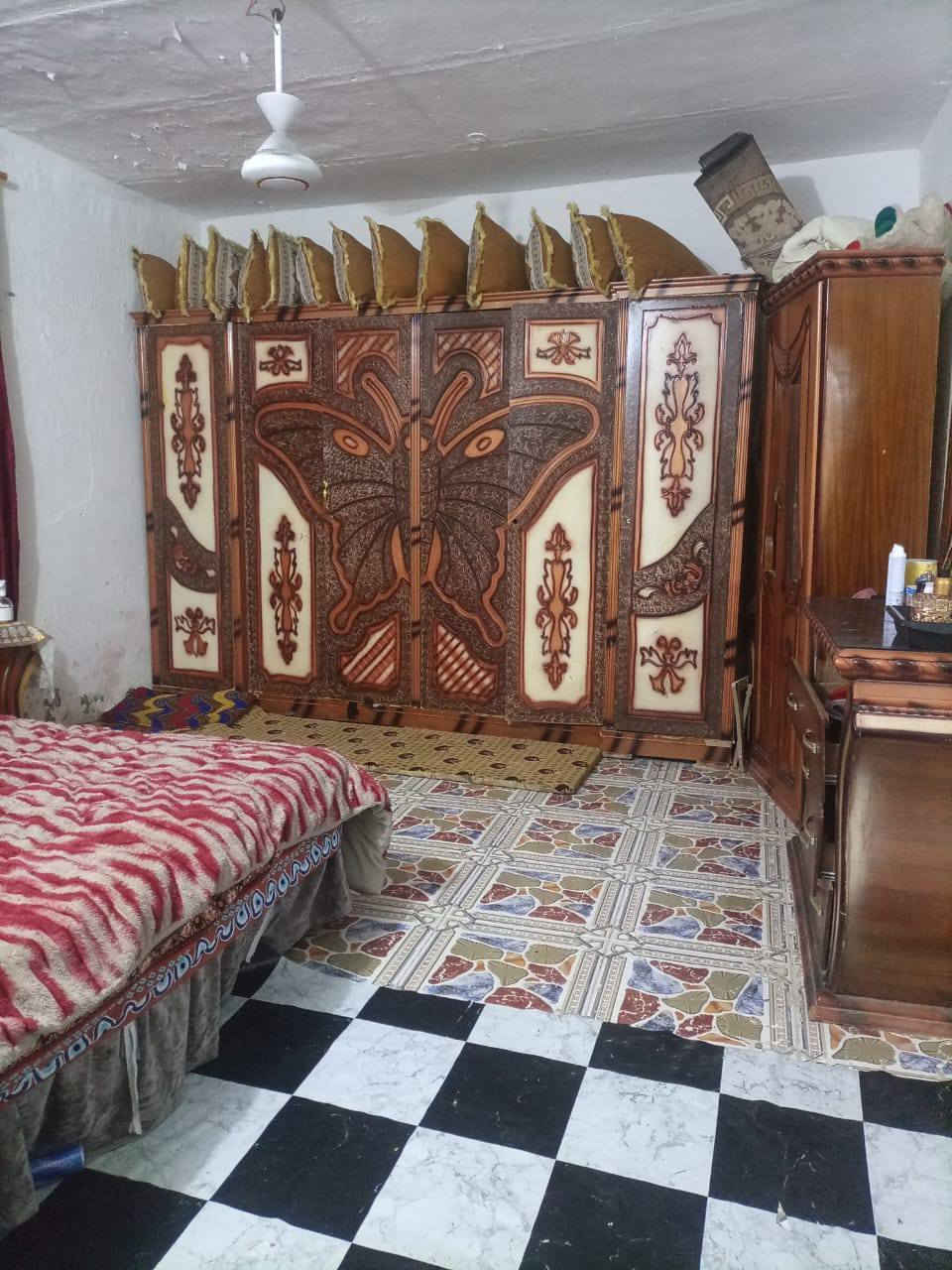 بيع مستعجل
بيت للبيع زراعي اقرار محكمه مساحه 180 يقع خلف جامعه الجديده قرب مستشفى الولاده يحتوي على ثلاثة غرف ووصاله وصحيات ومطبخ وبراني اللسعر 20 قفل يرهم اقصاد بمقدمه 10 وبلشهر 500 للاستفسار مكتب الصالح للعقار ***********6

