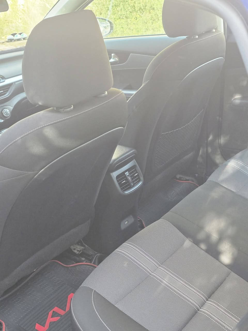 يا الله
كيا فورتي 
الموديل :2022
لون :ازرق جويتي 
محرك: 2000دوش 
فئة :EX
التفاصيل صور الحادث والسونار  كلها بل منشور

مواصفات 
1_شاشه 
2_كامره خلفية 
3_رادار امامي خلفي 
4_مانع انزلاق 
5_تحديد مسار +تنبيه خروج عن المسار 
6_فول تحكم ستيرن 
7_قيادة ذاتيه 
8_تحكم وضعيات قيادة 
9-ابل كار بلي وايرلس 
10-قطعتين تبريد
11-تدفئه مقاعد +ستيرن 

حادث جاملغ امامي  وبنيد  وبل سونار طلع باب خلفي 
  بدون دواخل  ايرباكات  سليمه 
شواصي لغود مكفولات 
 بأسمي السياره 

عنوان :بغداد  حي الجهاد 
السعر 150 وبيها مجال ان شاءالله  
استفسار ***********
