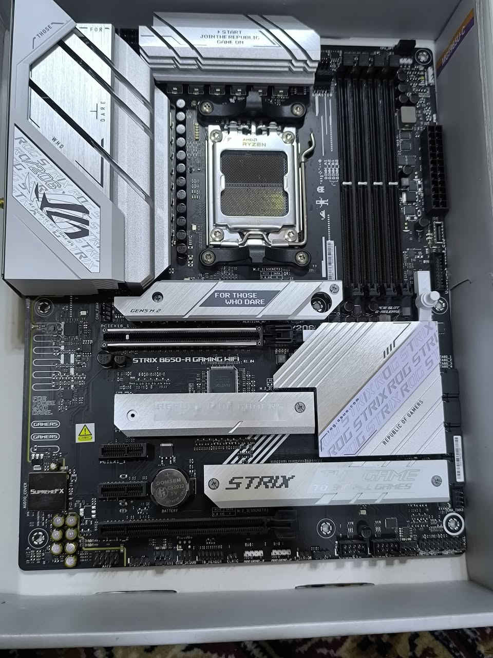 شاشه صغيره ترهم ثانويه اتساند متحرك بكل الاتجاهات 75 هيرتز 
بورد مثل ما موضح وصيت عليي من برا ووصل بهاي الحاله بي 5 لو 6 بنات معوجات عواج بسيط كلش ابيعها على وضعها شغاله هيه خليت بيها كيبل 24 بن انطنت كلوبات 
 قيمهن وبيع ب اعلى سعر


**إذا كنت صاحب هذا الإعلان وتريد حذفه لأي سبب، رجاءا أرسل رسالة إلى الدعم الفني**