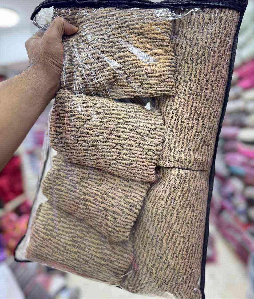 كفر كامل للركنه والصالون والانتريه 
الخامه الجكار 
تقيله وتستحمل معاكي 
يلا مستنيه أيه احجزي معانا 
كل إللي عليكي تبعتي صورة الطقم بتاعك علي رسائل الصفحه 
والأسعار عندنا غير 🌹🌹🌹


**إذا كنت صاحب هذا الإعلان وتريد حذفه لأي سبب، رجاءا أرسل رسالة إلى الدعم الفني**