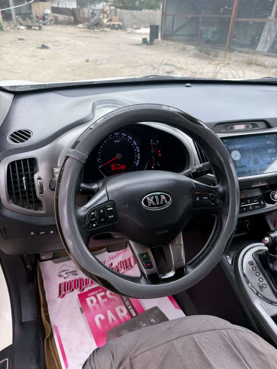 السلام عليكم 
سبورتج 2014 خليجي فول مواصفات
مكينة 2000
سقف بانوراما 
كشنات جلد كهرباء 
تحكمات ستيرن جهتين 
كشنات تدفئة _ تبريد 
بيها بارد فقط سيارة حلوة ونظيفة وبالعافية على ياخذها 
السعر 155 ورقة
مكان السيارة بغداد 
سونار ماعندي اتصل وبيك خير وتدلل 
وهذا رقمي  ‭0770 077 8111‬
