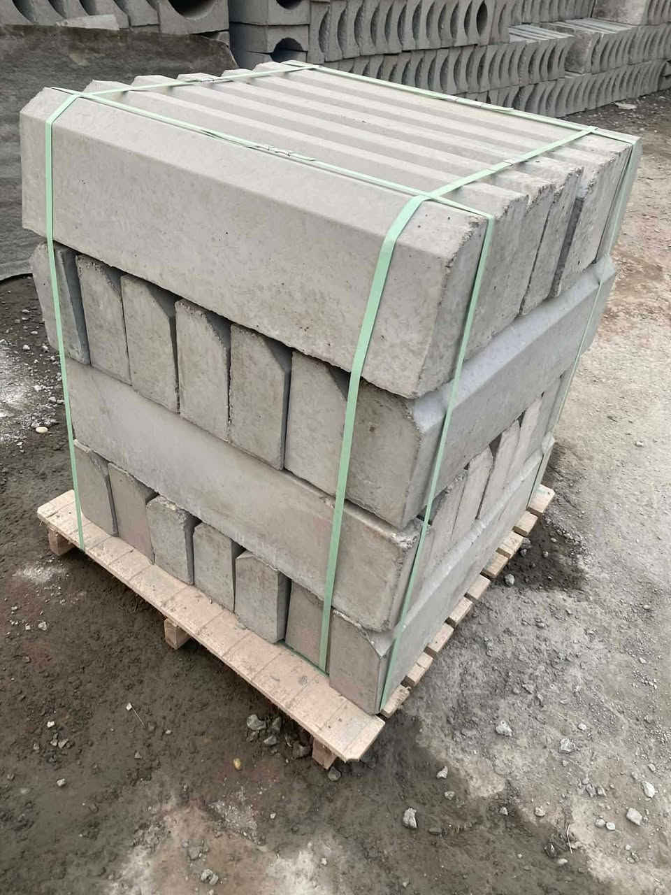 #متوفر جميع انواع الكربستون وساقيه و #المقرنص وجميع انواع الاينات حدائق بأنسب الاسعار متوفر خدمه #توصيل جميع المحافضات #الاتصال ***********
