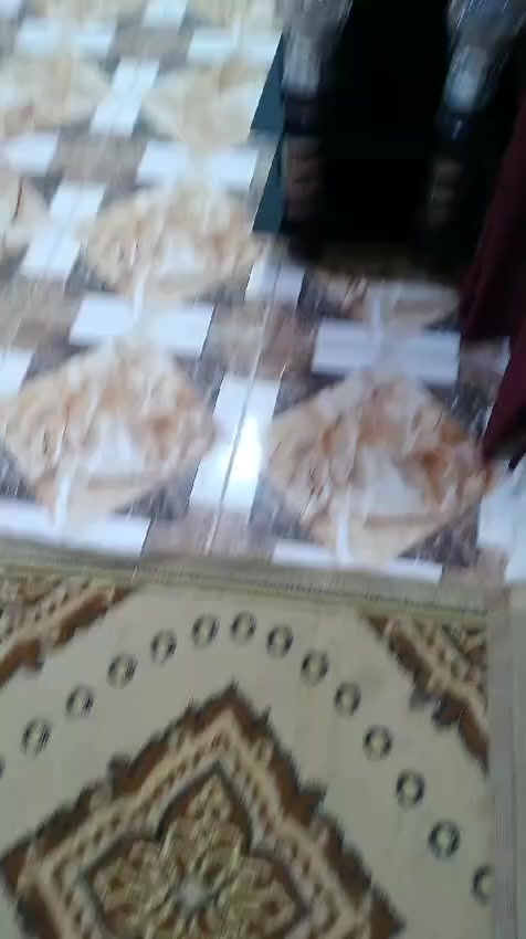 السلام عليكم بيت للبيع تجاوز بجكوك شارع قمر بني هاشم مجمع قمر العشيره قرب السوق اتصال بصاحب رقم ويوجد واتساب ***********
