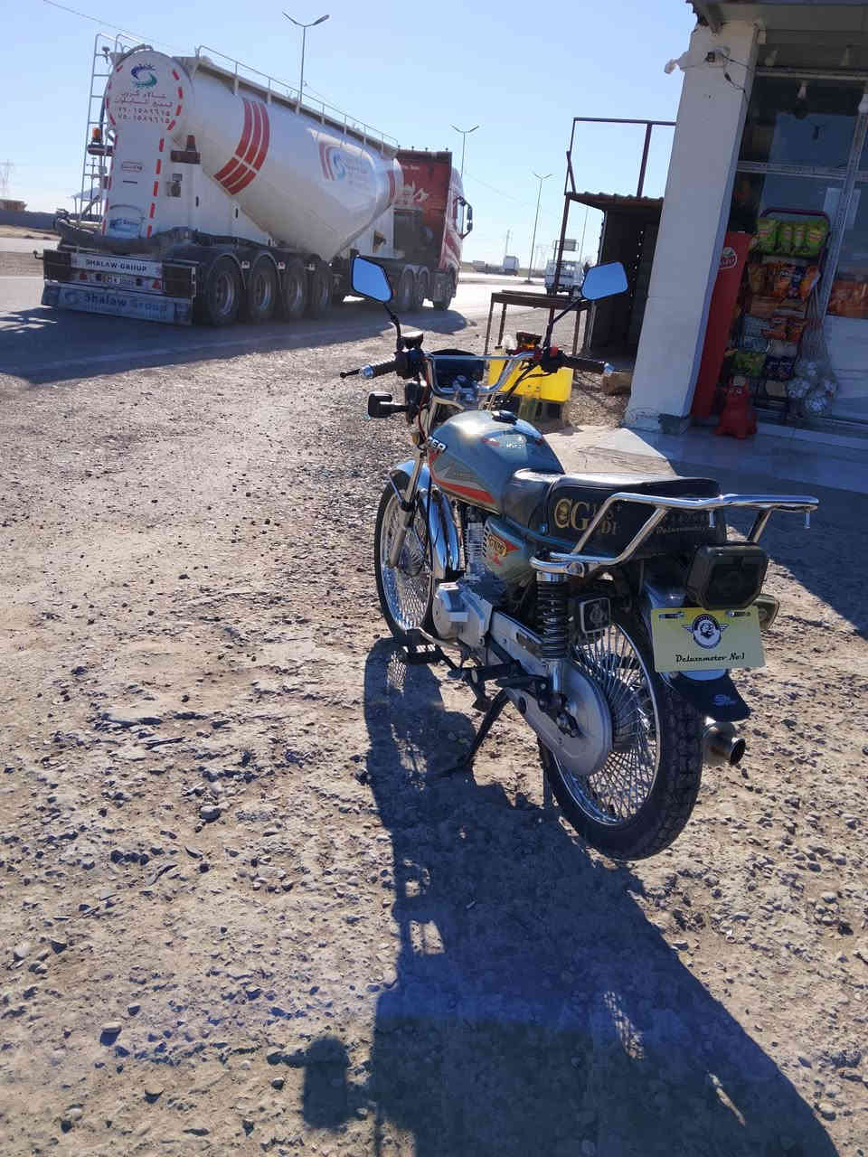 السلام عليكم ماطور للبيع أربعة كير موديل ٢٠٢٤ نضيف جدا ماشيه ٣٠٠٠ كيلو السعر ٧٢٠ وبي مجال كلش بسيط  الهاتف ***********
