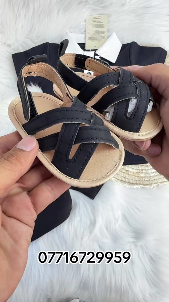 ✨ تراك أطفال ستايل راقي يجنن ✨ لوك مرتب وأنيق لطفلك 👶🖤 يتكون من: 👕 تيشيرت بياقة 🩳 شورت مريح 📏 يلبس من عمر ٣ أشهر لحد سنة ونص / سنتين 💰 السعر فقط 10 آلاف خامة مرتبة ومريحة للطفل ✨ للطلب واتساب فقط 📲 *********** ***********
