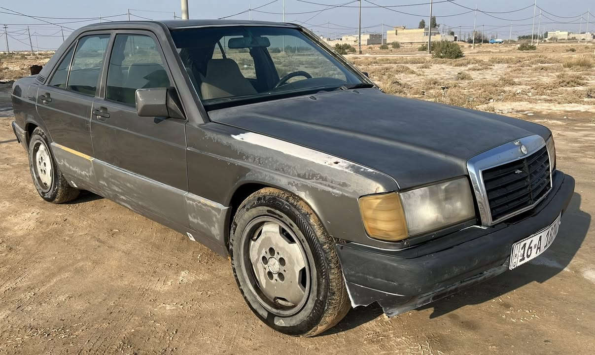 سلام عليكم
مارسدس ١٩٩٢ 
رقم قادسية 
بسمي 
مكان السيارة (نجف) 
محرك (ونجي) 
السعر ٣٧ 
هزه حديثه
***********
