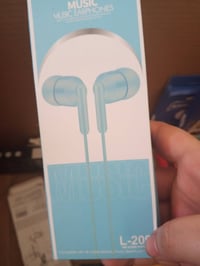 شواحن ايفون • سماعات أصلية • وايربود أصلي