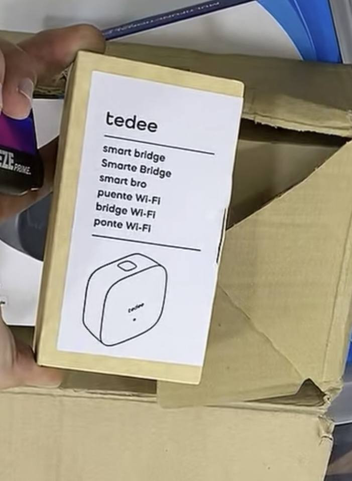 🔥 للبيع قفل ذكي Tedee GO جديد بالكامل 🔥
إذا تريد أمان وراحة أكثر للبيت أو المكتب، متوفر قفل Tedee GO الأصلي مع كامل ملحقاته:

✅ القفل الذكي Tedee GO ✅ Tedee Bridge للتحكم عن بُعد عبر الإنترنت ✅ مثبت القفل (Adapter) ✅ الشاحن والملحقات الأصلية ✅ جديد ولم يُستخدم

⭐ التحكم بالباب من الهاتف ⭐ فتح وإغلاق عن بُعد ⭐ إشعارات فورية وسجل للدخول والخروج ⭐ جودة أوروبية ممتازة

📦 الحالة: جديد 📩 للاستفسار والسعر مراسلة الخاص.


**إذا كنت صاحب هذا الإعلان وتريد حذفه لأي سبب، رجاءا أرسل رسالة إلى الدعم الفني**