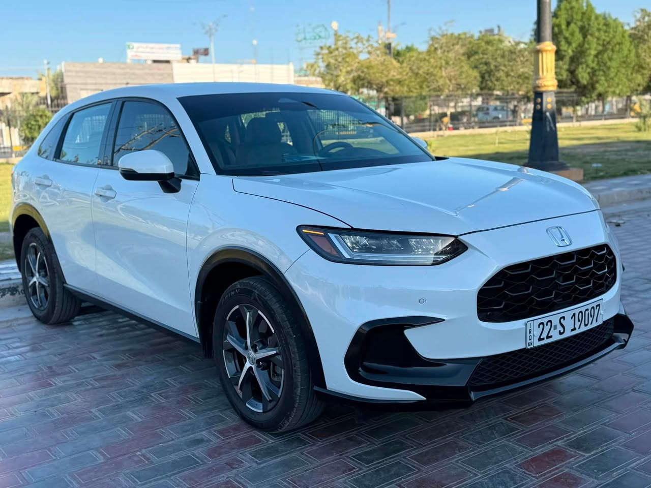 للبيع فقط بدون مراوس honda -HR-V
مواصفات EX_L فول مواصفات 
الموديل : 2023
محرك 2000 تنفس طبيعي
السيارة جديدة جداً
مرآة اوتو دم
بصمة 
دخول ذكي 
تدفىة مقاعد 
كراسي كهرباء 
فتحتة سقف
داخل جلد 
رادارات جانبي
حساس امامي خلفي
مساعد نزول المنحدرات 
تحديد مسار  
شاشة الكبيرة
ماشية (48)
تدفئة كشنات
اوتو هولد
السيارة جديدة 
حادثها جاملغ ايسر وباب مبدل نفس الون 
رقم اربيل 
للاستفسار / ***********
***********
