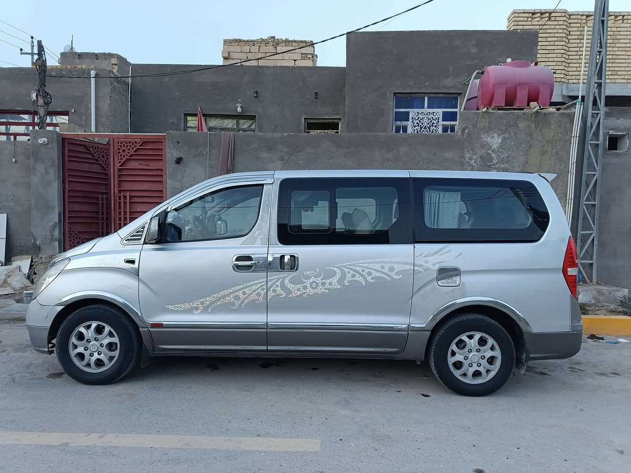 ‏سلام عليكم 
‏ستاركس مديل 9 مفتوح للبيع 
‏سيارة مكفولة ماعدا جاملغ الامامي جهة السايق مبدل فقط بدون دواخل 
‏رقمها نكليزي نجف لل 30 مصفرة شرط التحويل 
‏تبريد شغال ، السيارة جاهزة 
فقط مكينتها ضعيفة تبخر 
مكاني سوق الشيوخ 
السعر خاص 
التفاصيل اكثر اتصل 
‏
‏***********
