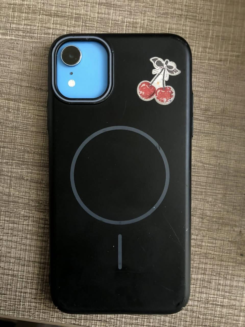 ايفون xr للبيع 
Iphone xr 128 gb 
الجهاز ممفتوح ولا مبدل بي اي شي ويا كارتونته نضافة ٩٥٪؜ 
بطاريه 86% 
فقط فيس اي دي واكف بالتحديث
السعر ١٧٥ 
بغداد حي المعلمين 
***********
