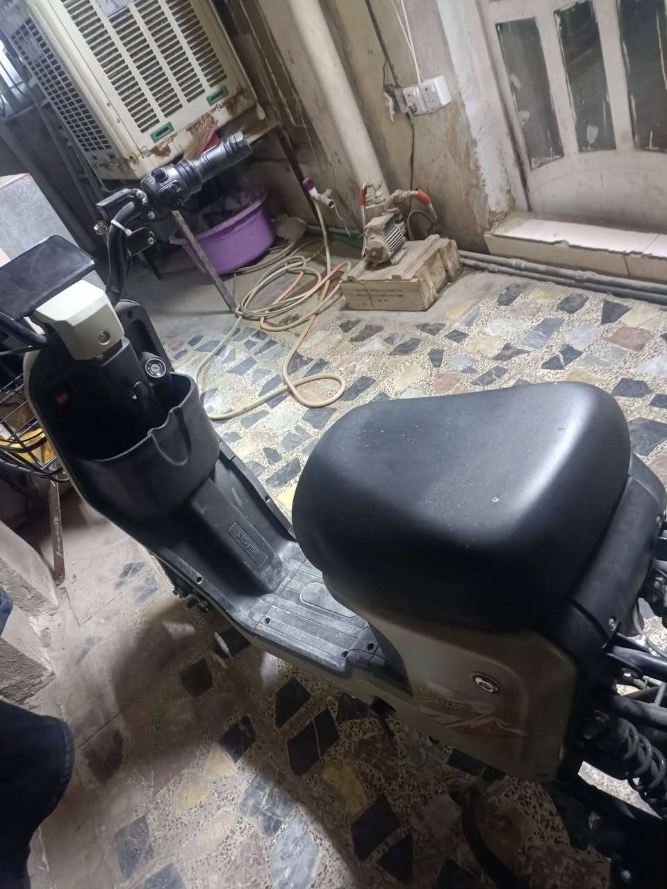 دراجه شحن نوع R9 خمس بطاريات نظيفه ممستخدمه هواي لون فستقي
السعر خاص 
الرقم ***********
