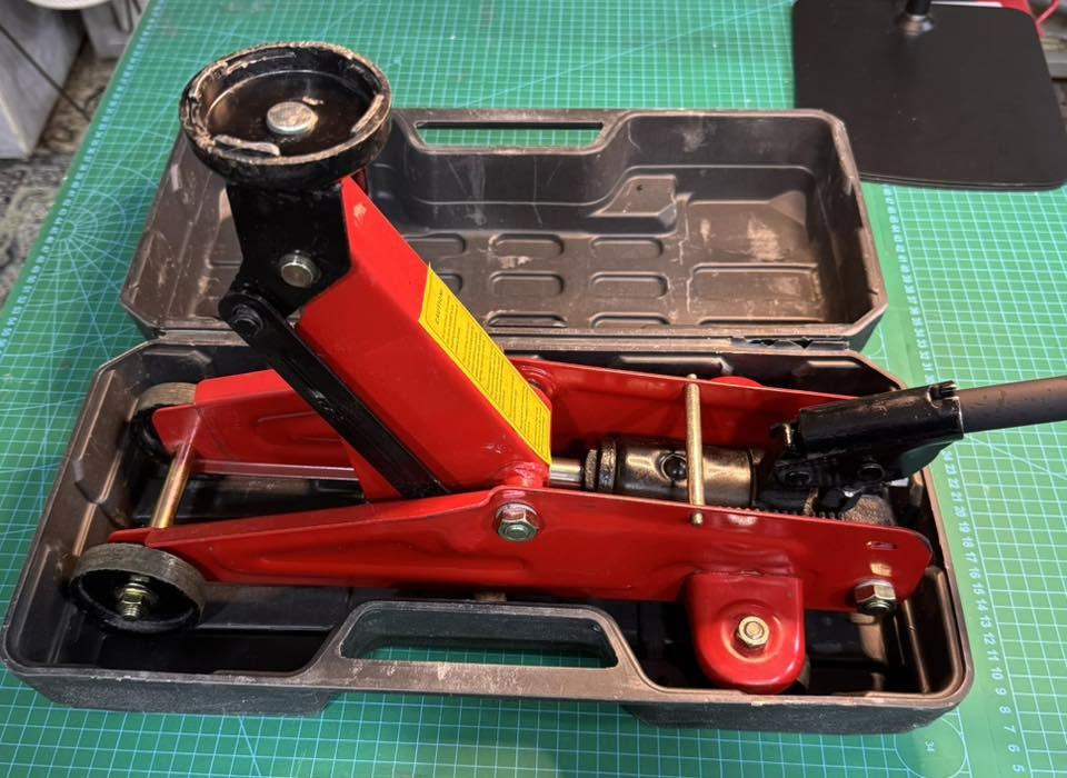 للبيع
جك سيارة مستخدم مره وحده 
السعر 40 الف مع توصيل


**إذا كنت صاحب هذا الإعلان وتريد حذفه لأي سبب، رجاءا أرسل رسالة إلى الدعم الفني**