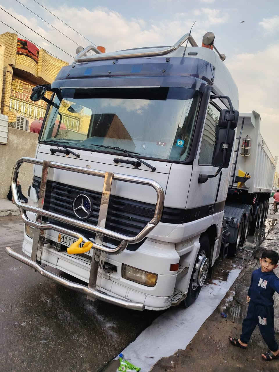 سيارة موديل 98
سارة ربع محور مربوطة تخم تاير ويل ويل كروم راس 
سارة جهازة خير من الله اي نقص برغي مابيهة 
نبيع بس عربانة ونبيع كمل لعربانة صالهة ربع تشر من طلعت لشرع 

***********
